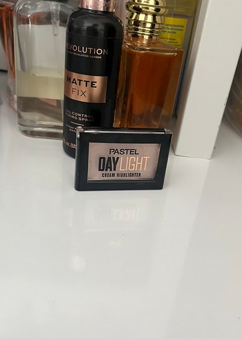 Pastel Matte Fix ve Daylight Krem Aydınlatıcı - Görsel 2