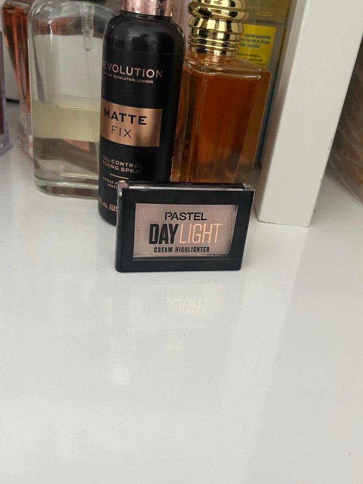 Pastel Matte Fix ve Daylight Krem Aydınlatıcı - Görsel 2