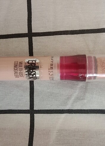 Maybelline eraser kapatıcı 