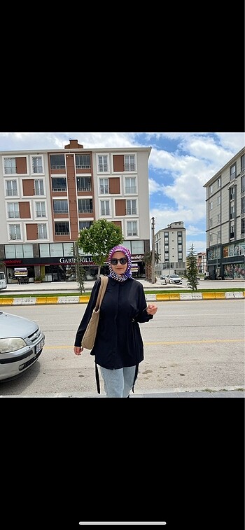 Siyah gömlek