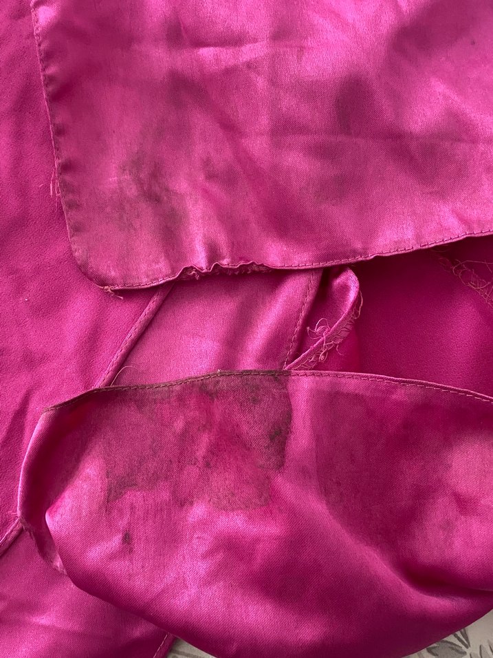 Uzun yırtmaçlı ve kuyruklu pembe abiye - Görsel 3