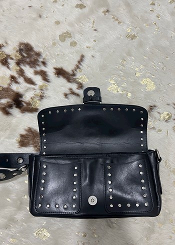 Siyah Deri Tokalı Gotik Kadın Çantası - Görsel 6