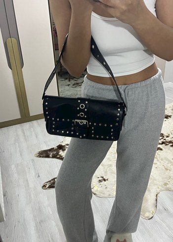 Siyah Deri Tokalı Gotik Kadın Çantası - Görsel 2