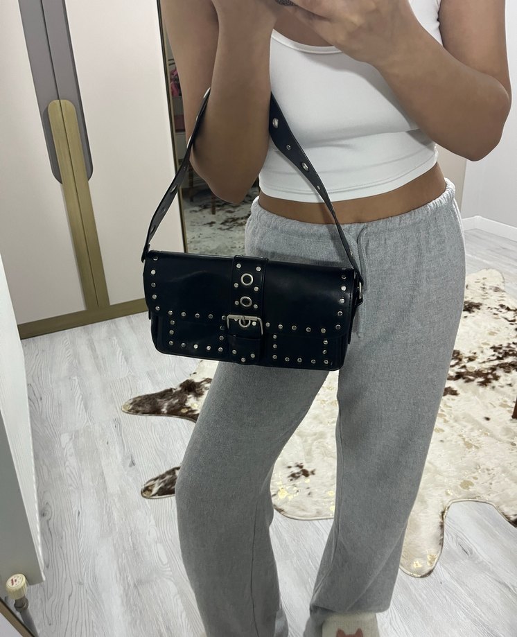 Siyah Deri Tokalı Gotik Kadın Çantası - Görsel 2