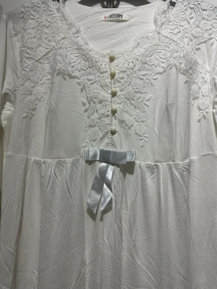 Uzun Kollu Beyaz Nakışlı Kadın sabahlık - Görsel 2