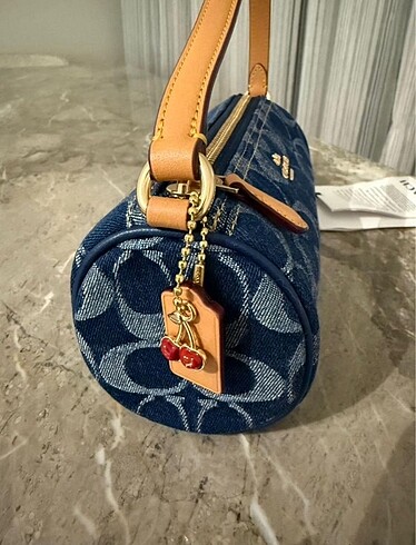 Beden Coach Nolita Barrel Bag