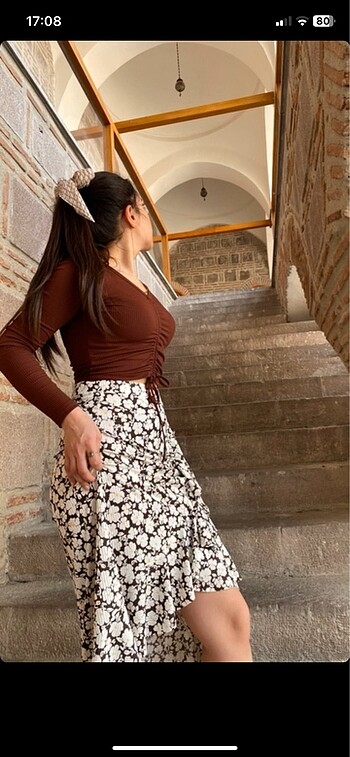 Kahverengi büzgülü crop