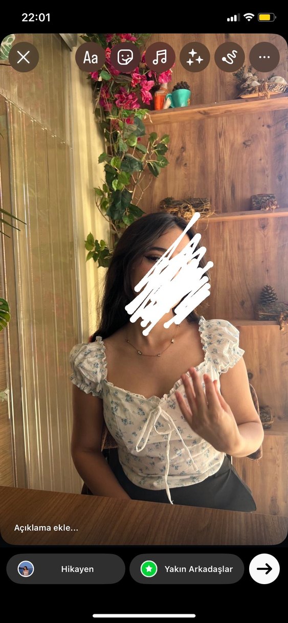 Beyaz V Yakalı çiçekli Bağcıklı Crop Top - Görsel 2