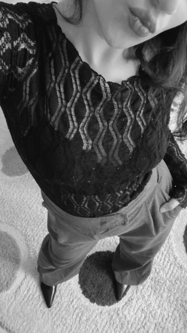 Dantel Detaylı Siyah transparan bluz - Görsel 4