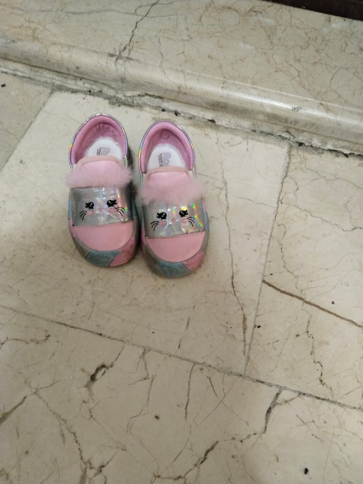 Kızlar için Pembe Bağcıksız Işıklı babet ayakkabı - Görsel 2