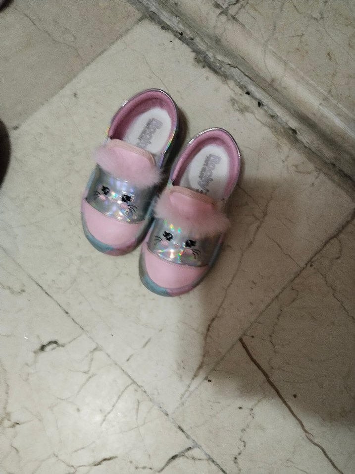 Kızlar için Pembe Bağcıksız Işıklı babet ayakkabı - Görsel 4