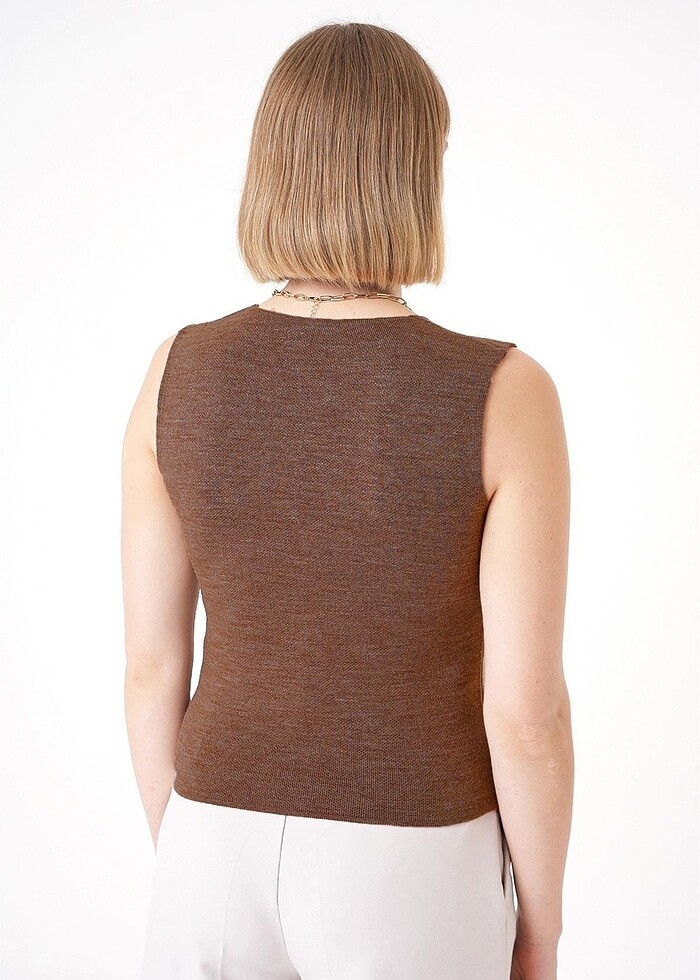 Gold Düğmeli Kadın Yelek - Görsel 3