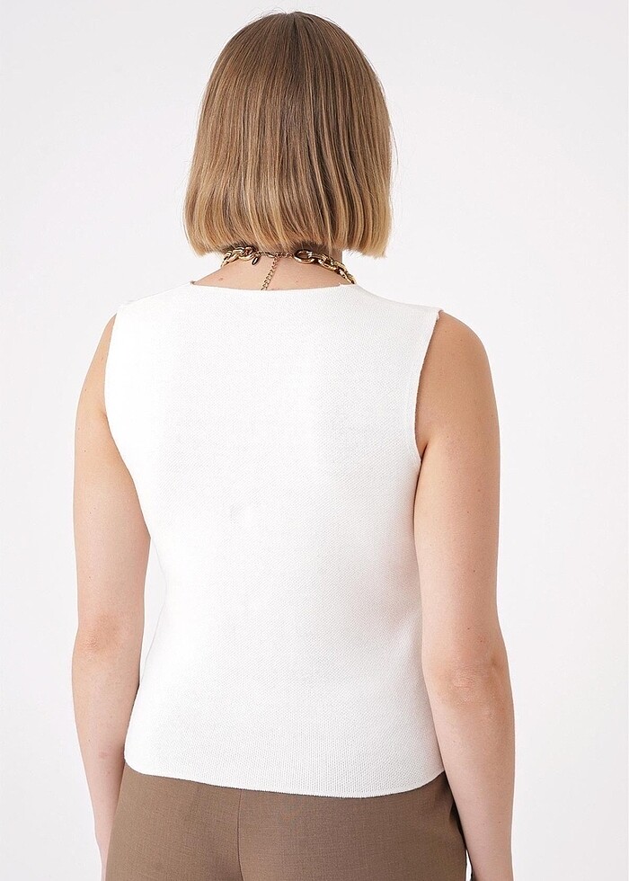 Gold Düğmeli Kadın Triko Yelek - Görsel 3