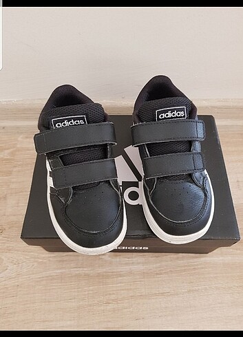 25 Beden siyah Renk Adidas unisex ayakkabi