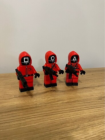 Squid game lego üçlü gardiyan figür seti