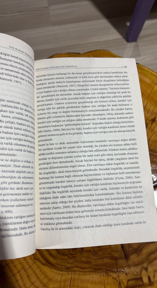 Evrensel Değerler Bağlamında Etik Kitabı - Görsel 2