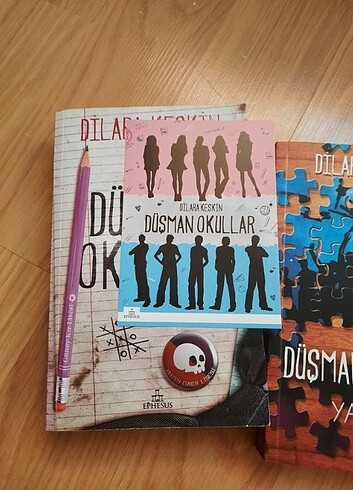 Düşman okullar 1 ve 2 