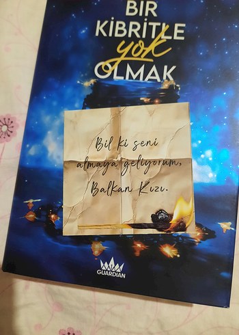  Beden Renk Bir Kibritle Yok Olmak - Özge Naz