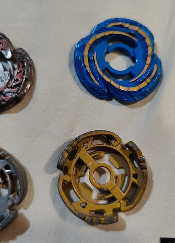 Beyblade demir ve parça