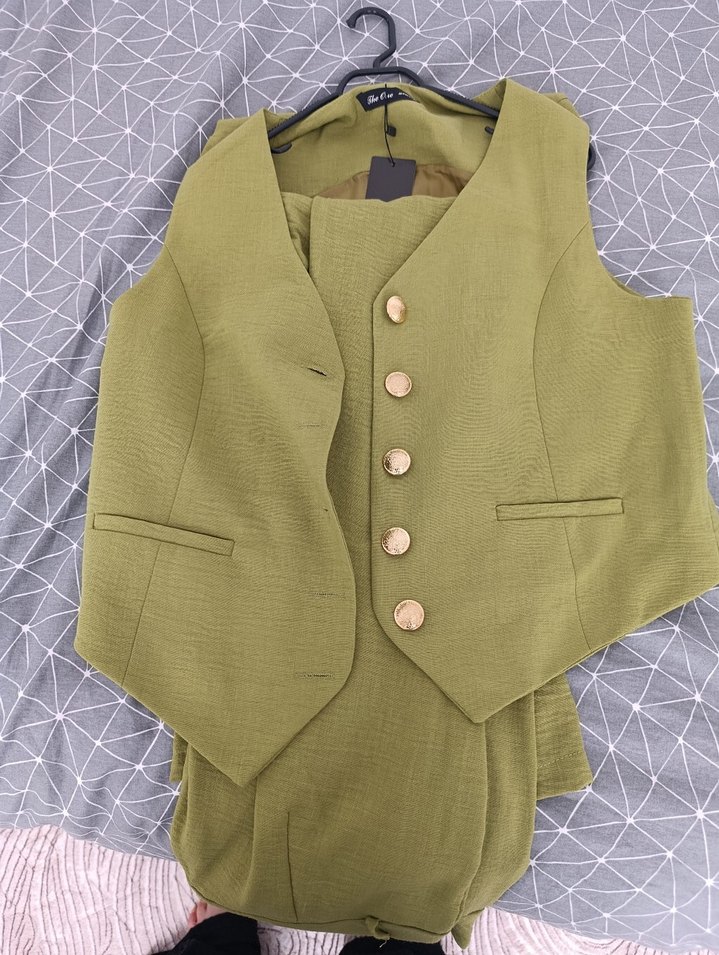 Düğmeli Kolsuz Yeşil Keten Kadın Takım - Görsel 2