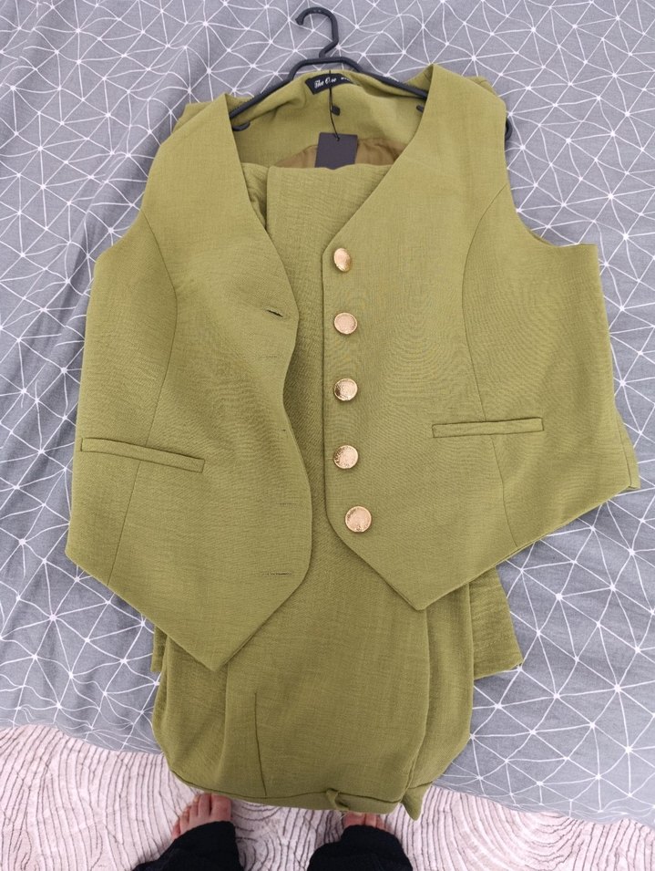 Düğmeli Kolsuz Yeşil Keten Kadın Takım - Görsel 3