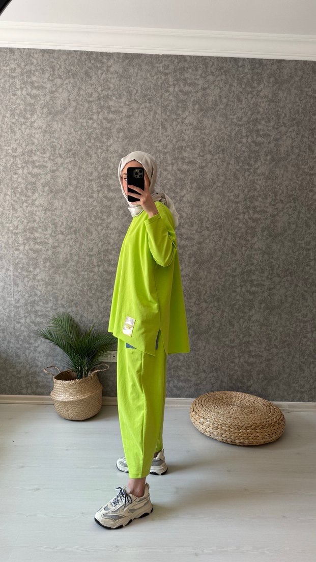 Hafif Yeşil Oversize Kadın Takım - Görsel 2