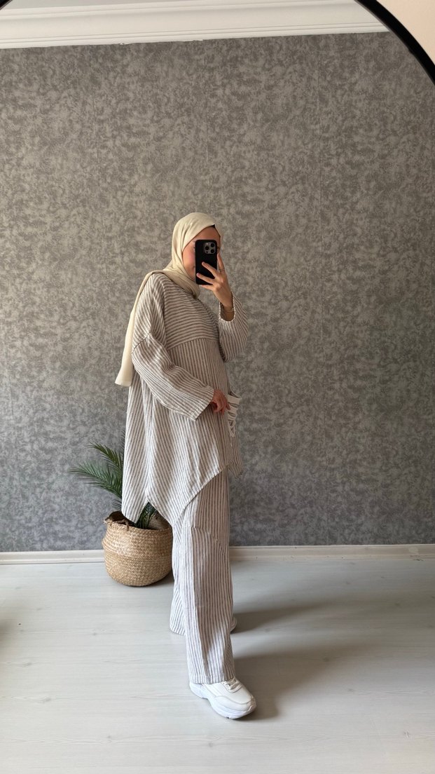 Salaş Kesim Beyaz Gri Çizgili Kadın Takım - Görsel 2