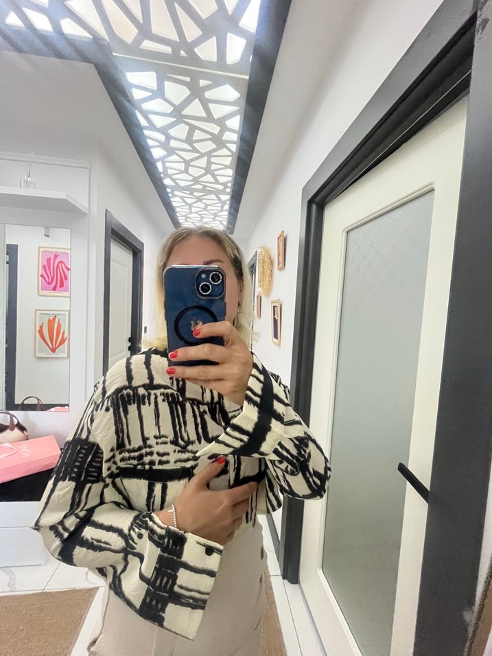 Bej siyah gömlek crop - Görsel 2