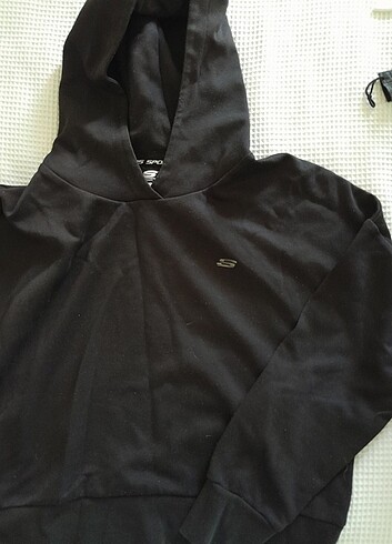 Kapişonlu sweatshirt
