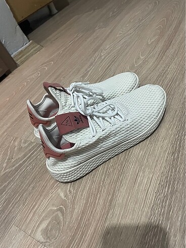 Adidas Pharrell WilliamsHu spor ayakkabı
