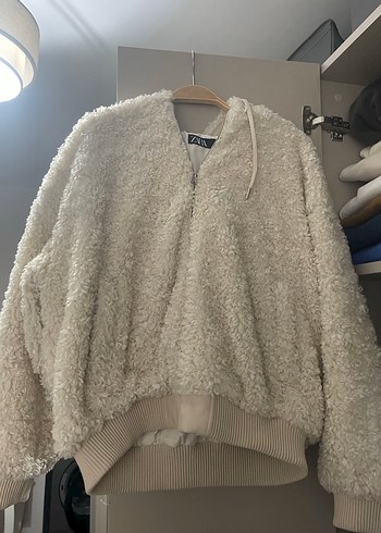 Zara Peluş şapkalı ekru mont- Ceket