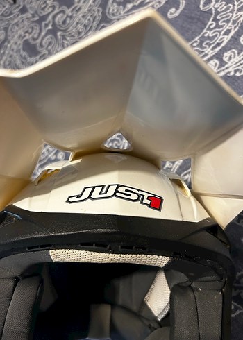 Beyaz Minimalist Biker Kask - Görsel 3