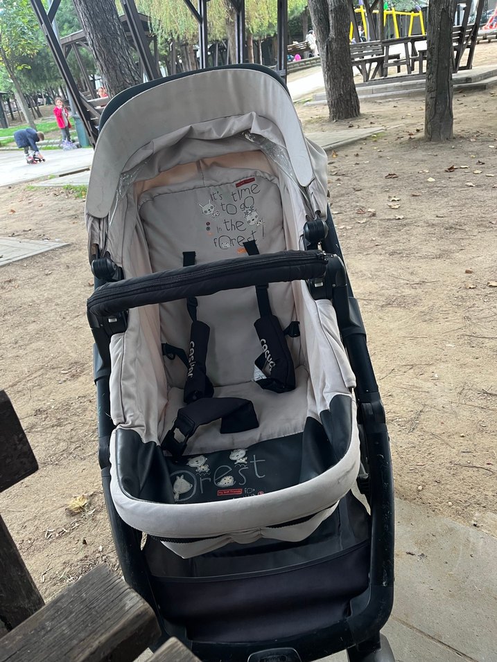 Gri Bebek Arabası Hafif ve Dayanıklı - Görsel 3