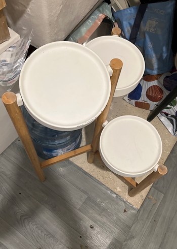 Beyaz Kapaklı Ahşap Ayaklı çiçeklik gıdalık