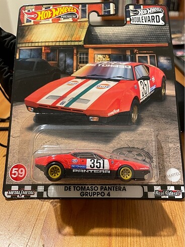 Hot wheels premium