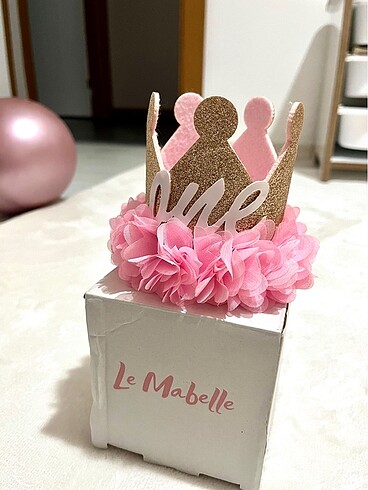 Le Mabelle 1. Yaş doğumgünü tacı