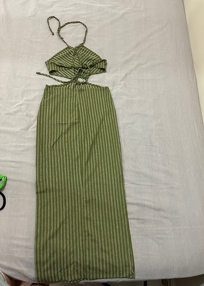 Sırt dekolteli elbise - Görsel 3