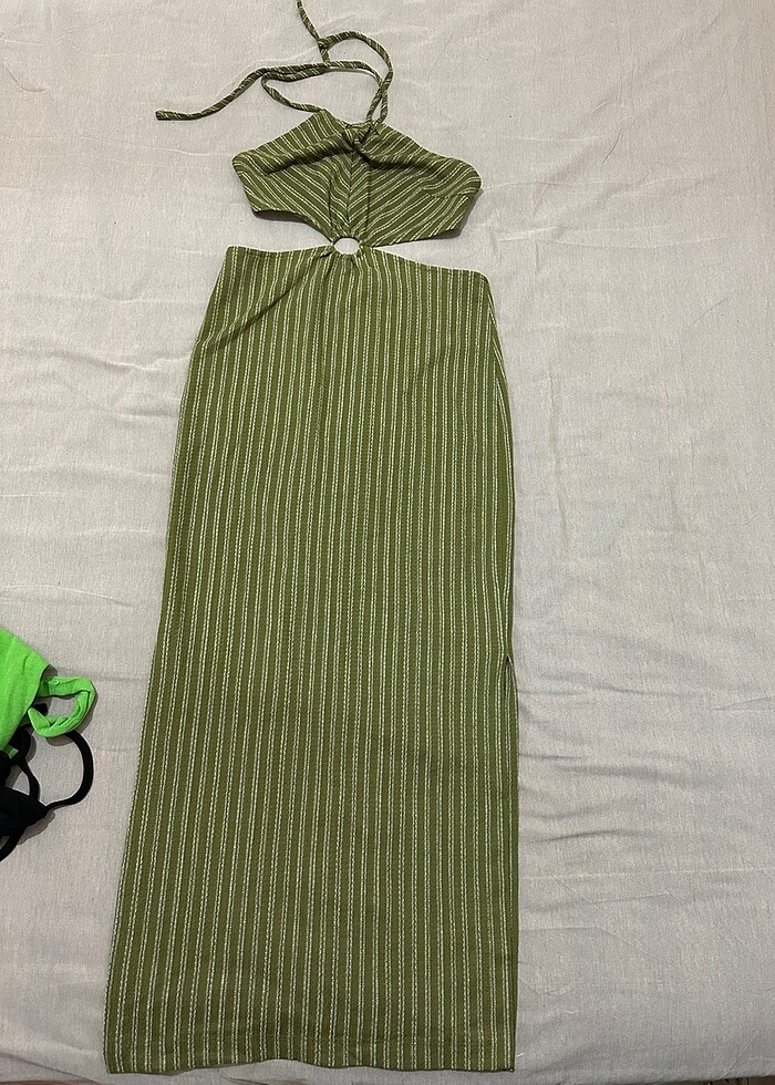 Sırt dekolteli elbise - Görsel 2