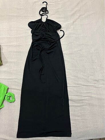 Siyah göbek ve sırt dekolteli elbise - Görsel 2