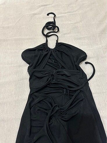 Siyah göbek ve sırt dekolteli elbise - Görsel 3