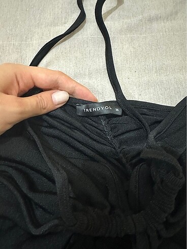 Siyah göbek ve sırt dekolteli elbise - Görsel 6