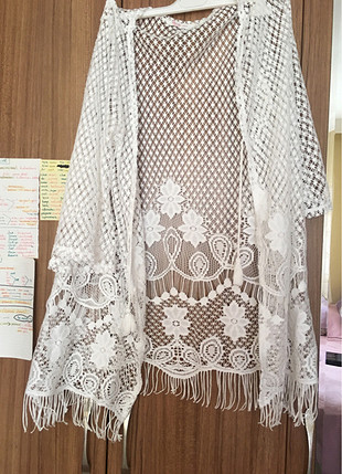 Plaj giysisi bikini ve mayo üstü