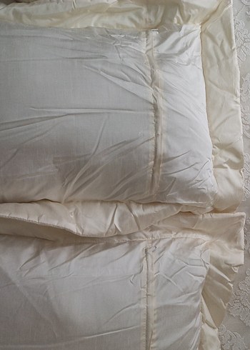 Nakışlı Beyaz Yatak Örtüsü. 
4 parça 1 adet yatak örtüsü,3yastık - Görsel 8