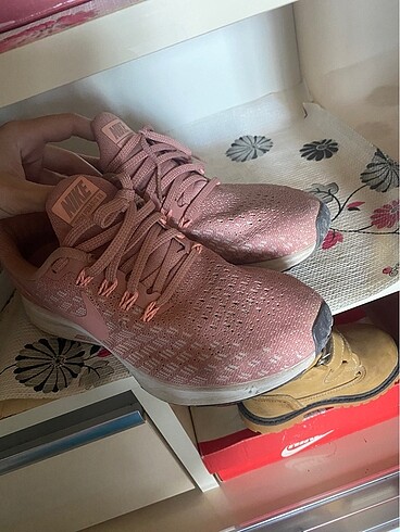 36,5 Beden pembe Renk orijinal nike ayakkabı