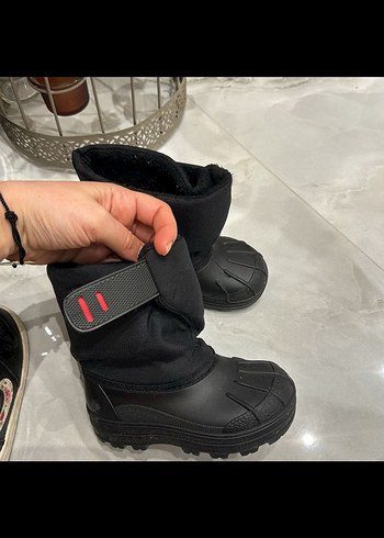 Siyah Erkek Çocuk Cırt Cırtlı Kauçuk Bot - Görsel 3