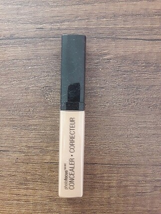 Wet n wild wet n wild orta ton kapatici
