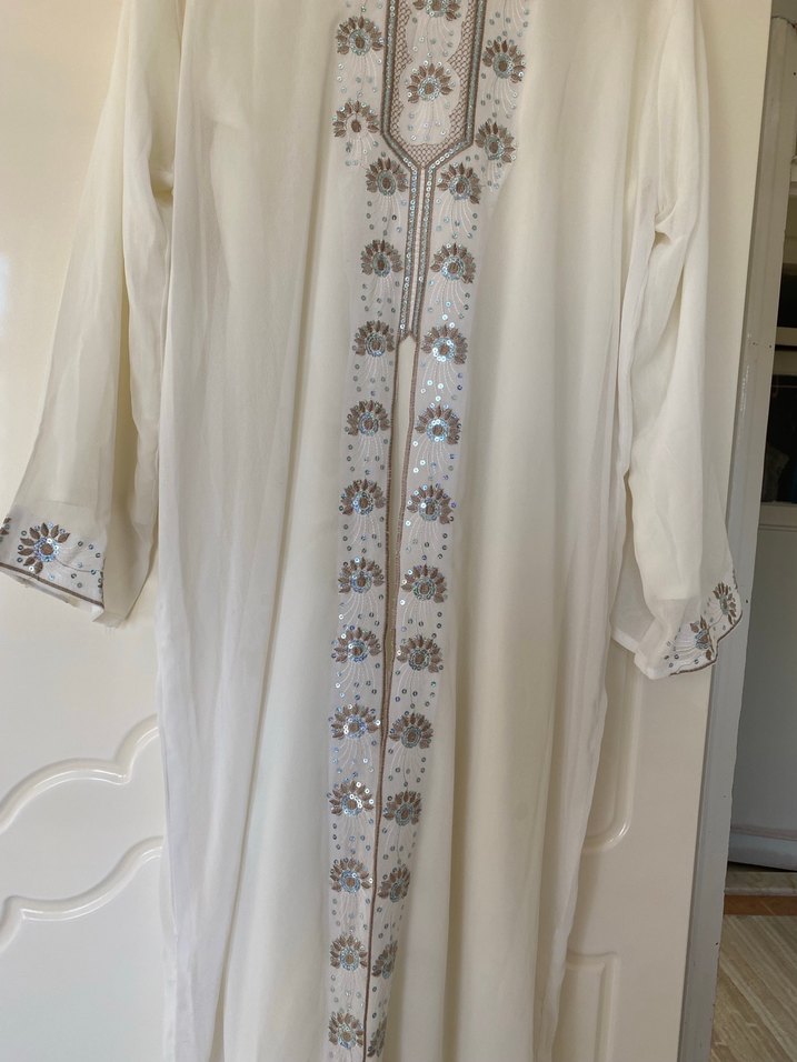 Uzun Kollu İşlemeli Bohem Elbise - Görsel 3