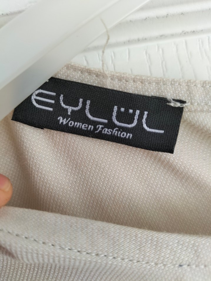 Bej Uzun Keten Elbise - Görsel 3