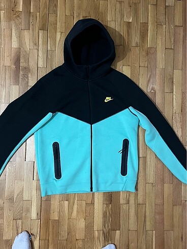 nike tech