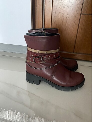 38 Beden Bordo bot